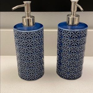 Soap dispenser set